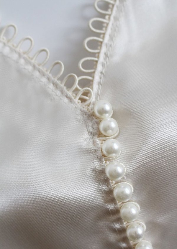 1m Knopfband mit elastischen Ösen Brautmode nähen